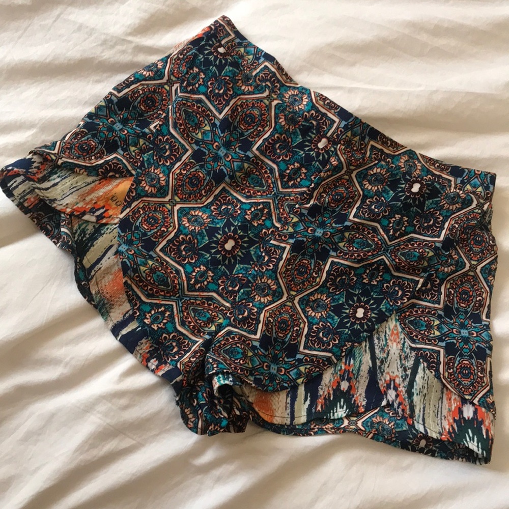 SOLD - Boho Chic Pattern Shorts - Picture 4 of 5